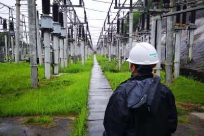 株洲供電公司對白馬垅變電站進(jìn)行防汛特巡