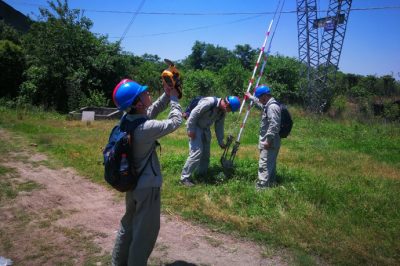 湖北電力：高溫下巡線，為軍運(yùn)會(huì)保駕護(hù)航