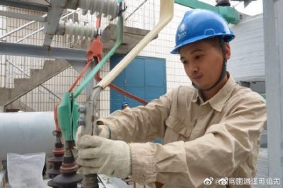 35千伏泰寧變電站電容器進行防腐處理