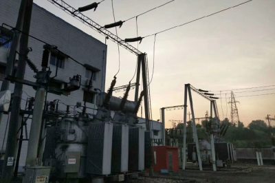 搶修110千伏安富變電站開關故障導致多條線路失電