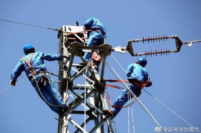 新樂市供電公司冒高溫35千伏線路切改