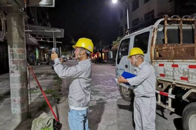 10千伏配變和線路開展測溫測負荷工作