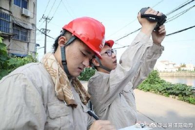 灌云城區(qū)10千伏配電線路和供電設備進行紅外測溫巡視