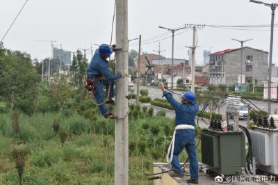 偃師市供電公司連頁(yè)搶修3條跳閘10千伏線路