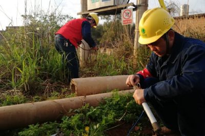 藍山縣供電公司緊急維修臺區(qū)高壓設備線夾斷裂