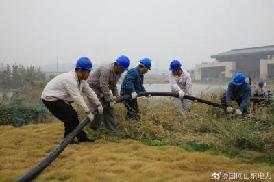 梁山縣供電公司敷設電纜 服務東部新城建設