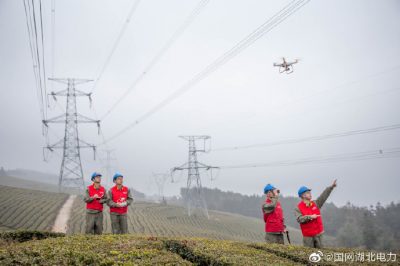 無(wú)人機(jī)巡查宜昌市秋千坪村500kV峽林線(xiàn)