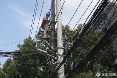 拆導線  吊裝開關  制作電纜頭  拆解電桿……