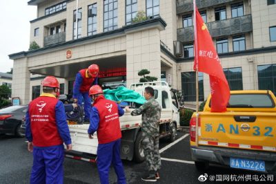 啟動應(yīng)急發(fā)電車全力搶修供電不“停”