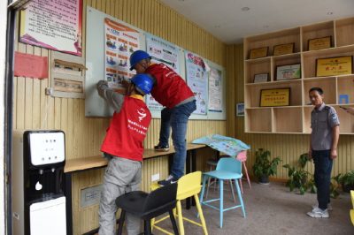 針對(duì)校園內(nèi)配電設(shè)施和老、舊用電線路進(jìn)行檢查和維護(hù)