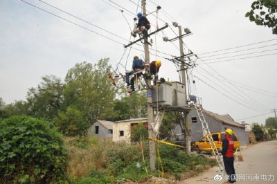 對10千伏和供5程臺線開展集中檢修，更換斷路器，安裝配變安裝