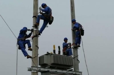 國網(wǎng)無極縣供電公司簡化流程、提速進(jìn)度，確保企業(yè)盡早用電