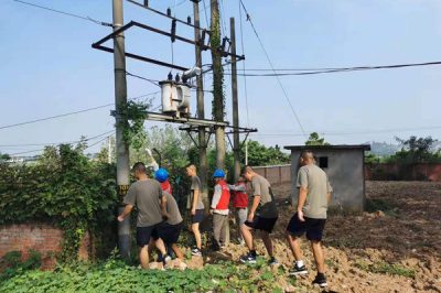 為部隊內(nèi)部修剪高、低壓線路下的樹障