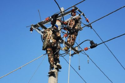 10千伏堯方頭561線路升級電網(wǎng)、立桿架線