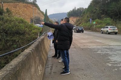 配網(wǎng)設計人員奔赴漣源毛交Ⅰ、Ⅱ 線新建工程現(xiàn)場進行實地采點、測量、收資工作