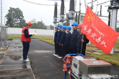 在220千伏豹南山全站改造現(xiàn)場全面學(xué)習(xí)檢修流程，熟悉設(shè)備情況