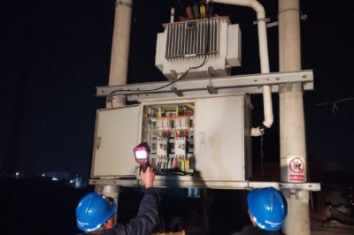 在夜間電力負荷高峰期對變壓器、線路進行巡視