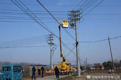 開展雄州變，龍池變，程橋變和長城變開展帶電安裝護套工作