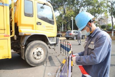 南方電網廣東東莞供電局的保電人員全程護航，助力“兩會”順利召開